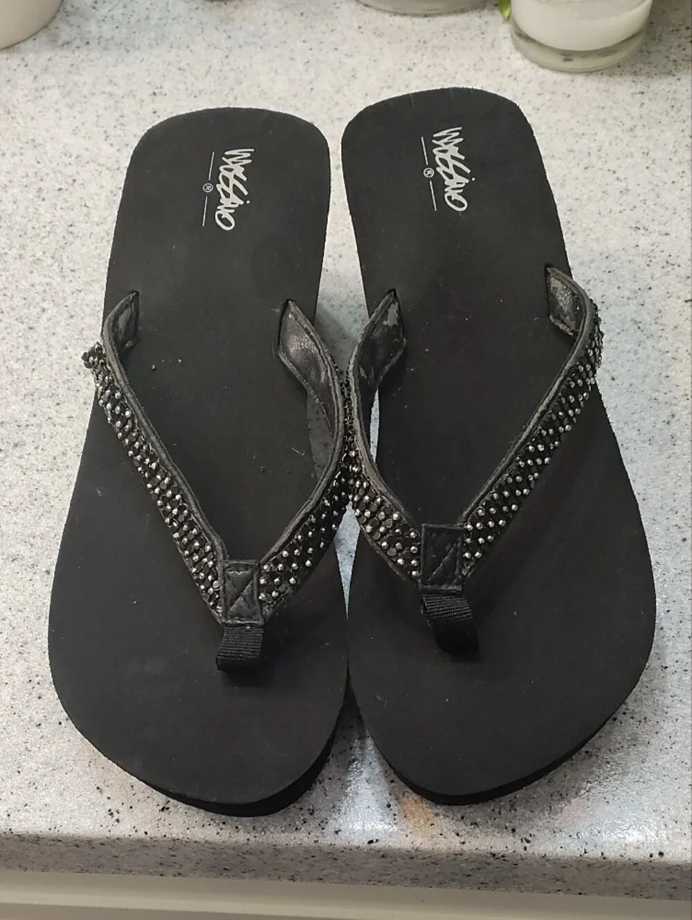 Mossimo Supply Co. Black 🕴️ Sleek ✨Rhinestone Strap Flip Flops🌊🏖️🌠